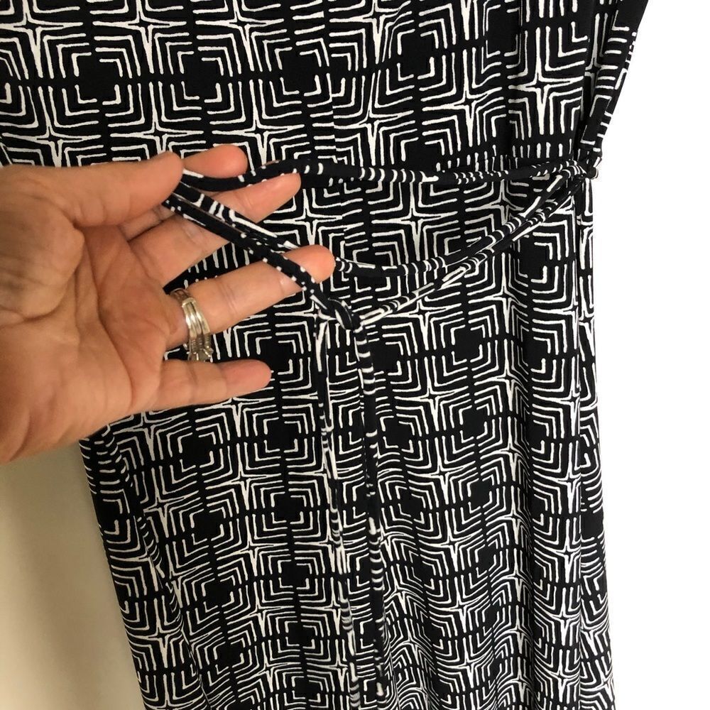 Axcess Black/White Geometric Print Midi Dress Size Small - Picture 9 of 12